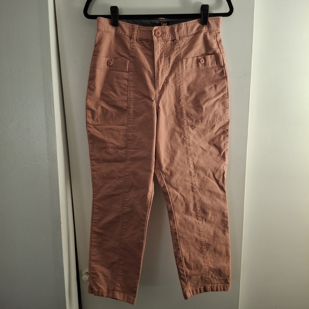Lee Women's Cargo Pants in Light Peach
